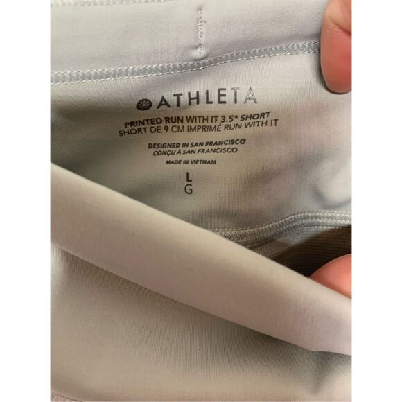Athleta Printed Run With It 3.5” Shorts Size Large - Picture 3 of 8